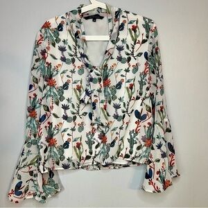 Walter Baker Women's Pullover Blouse Floral Bell Sleeve Tie Neck Lined Flowy M